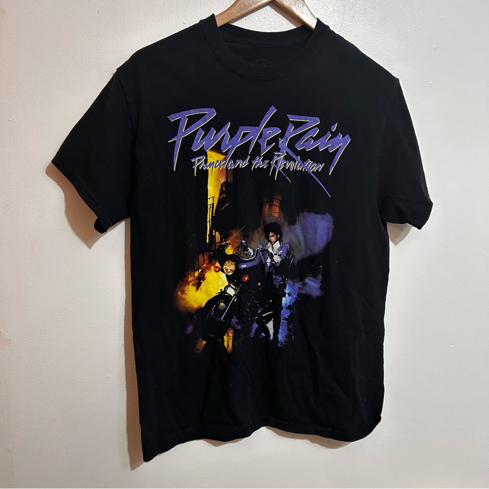 Purple Rain Graphic T-Shirt Size Medium